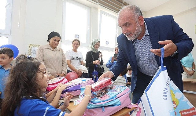 Tüm Öğrencilerin Çanta ve Kırtasiye Seti Canik Belediyesi’nden! Canik Belediyesi, ilkokul birinci sınıfa başlayan tüm öğrencilere bu yıl