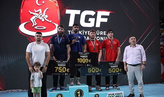 Uluslararası Güreş Turnuvası’nda ilk gün tamamlandı Kocaeli Büyükşehir Belediyesi'nin gerçekleştirdiği Hasan Gemici-Gazanfer Bilge Uluslararası Serbest ve