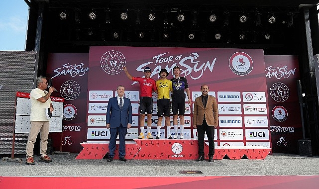 Uluslararası Tour of Samsun Bisiklet Yarışı’na Türk sporcular damga vurdu Ramazan Yılmaz’ın kazandığı ilk etapta Mustafa Tarakcı üçüncü olurken, Türk