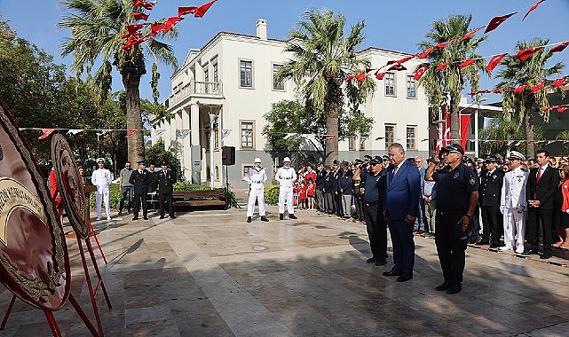 Urla Kaymakamı Mustafa Gözlet, Urla Belediye Başkanı Selçuk Balkan, Garnizon