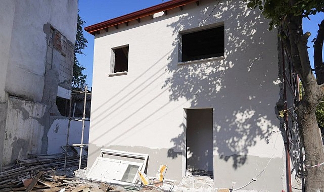 Usta Şairin Burhaniye’deki Evi Müzeye Dönüşüyor Türk edebiyatının unutulmaz şairlerinden Cahit Sıtkı Tarancı’nın Burhaniye’de yaşadığı dönemde