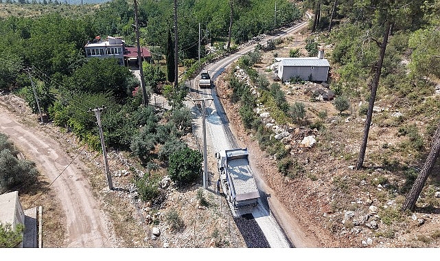 Kemer Belediyesi tarafından Yayla Kuzdere ile Bölücekdibi yolunda yürütülen çalışmalar