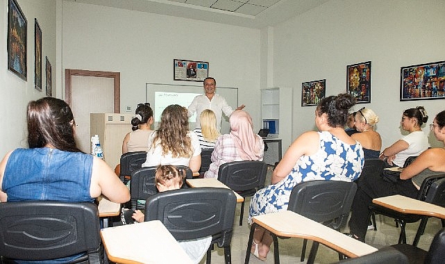 Yenişehir’de aile iletişimini güçlendiren atölyeler Yenişehir Belediyesi Kadın ve Aile Hizmetleri tarafından “Güçlü Aileler, Mutlu