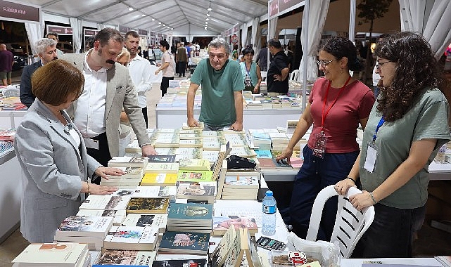 Maltepe Belediyesi’nin düzenlediği 2. Maltepe Kitap Günleri Maltepe Cumhuriyet Meydanı’nda başladı. 