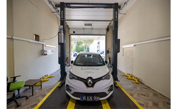 7,5 milyon kilometrede yüzde 81 tasarruf İzmir Büyükşehir Belediyesi’nin 100 elektrikli araçtan oluşan filosu bugüne kadar