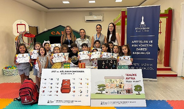 İzmir Büyükşehir Belediyesi, afetlere dirençli bir kent oluşturma hedefiyle çocuklara