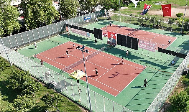 Antalya Büyükşehir Belediyesi sporu erişilebilir hale getiriyor Antalya Büyükşehir Belediyesi, sporu her yaştan vatandaş için erişilebilir hale