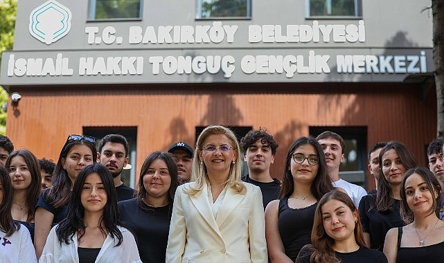 Bakırköy Belediyesi Eylül Ayı Meclis Toplantısı’nın ikinci birleşiminde, öğrencilere eğitim