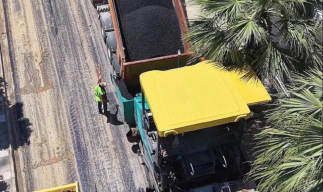 Balçova Belediyesi, kent genelinde sürdürdüğü yol ve çevre düzenleme çalışmalarına