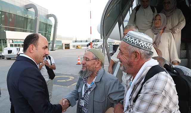 Konya Büyükşehir Belediyesi tarafından daha önce umreye gidememiş büyüklerimiz ve