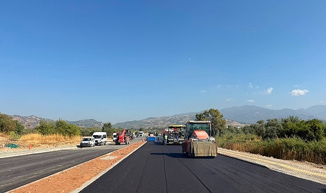 Başkan Çerçioğlu’ndan Aydın’ın dört bir yanında yol yapım ve yenileme çalışmaları Aydın Büyükşehir Belediye Başkanı Özlem Çerçioğlu’nun çalışmalarıyla Aydın'ın tüm ilçelerinde