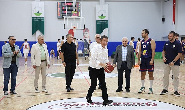 Başkan Erkan Aydın’dan Basketbola Tam Destek Osmangazi Belediyesi’nin ev sahipliğinde düzenlenen 18. Final Basketbol Turnuvası, Dikkaldırım