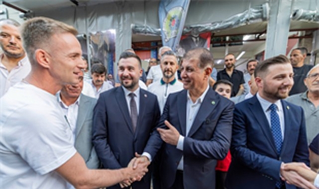 Buca Kozağaç Gençlik Derneği’ni ziyaret eden İzmir Büyükşehir Belediye Başkanı