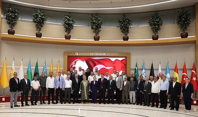 Başkan Vekili Büşra Özdemir Ahi temsilcilerini ağırladı Antalya Büyükşehir Belediyesi Başkan Vekili Büşra Özdemir, Ahilik Haftası etkinlikleri