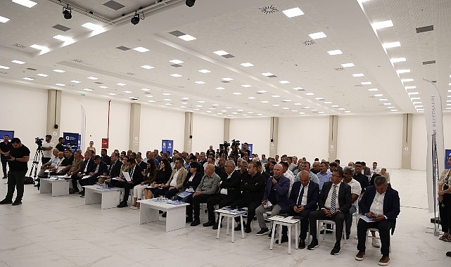 Başkan Vekili Büşra Özdemir Serik’te muhtarlarla buluştu Antalya Büyükşehir Belediyesi Başkan Vekili Büşra Özdemir, Serik ilçesinde tüm