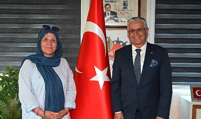 Bir öğretmen, bir öğrenci, yıllara sığmayan vefa Kemer Belediye Başkanı Necati Topaloğlu’nun 1981 yılında Korkuteli Kızılcadağ’da öğrencisi