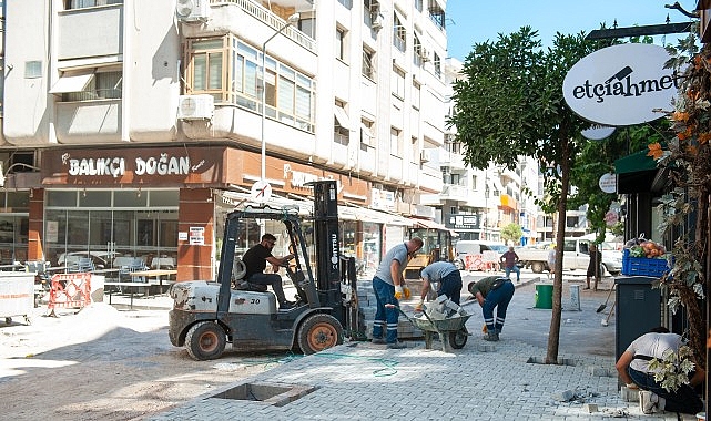 Karşıyaka Belediyesi, Bostanlı Mahallesi’nin işlek bölgelerinden Cemal Bülbül Sokak’ta kapsamlı