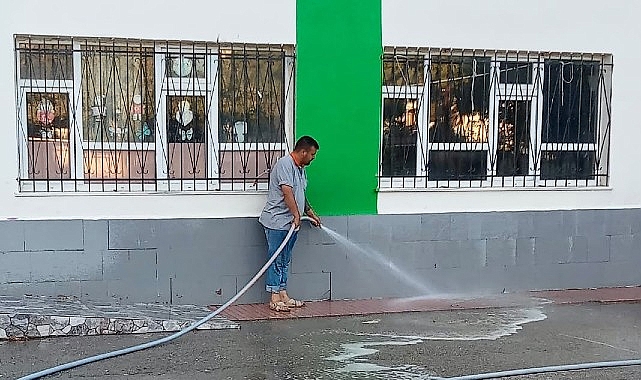 Burhaniye Belediyesi Temizlik İşleri Müdürlüğü ekipleri, 2026-2027 eğitim-öğretim yılı öncesinde