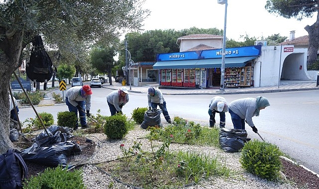 Burhaniye’de Park ve Yeşil Alanlarda Bakım Çalışmaları Sürüyor Burhaniye Belediyesi Park ve Bahçeler Müdürlüğü ekipleri, ilçe genelindeki park,