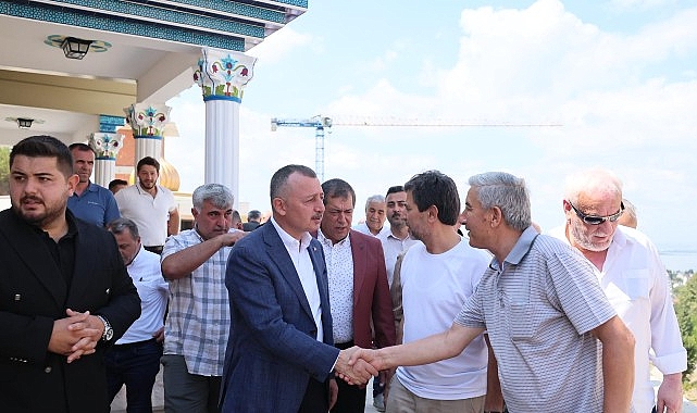 Büyükakın, Karamürsel’de hem gönüllere dokundu, hem de çalışmaları inceledi Kocaeli Büyükşehir Belediye Başkanı Tahir Büyükakın, bugün Karamürsel’deydi.