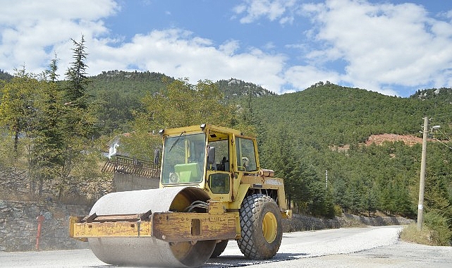 Büyükşehir’den Akseki’de asfalt çalışması Antalya Büyükşehir Belediyesi, kırsal bölgelerde ulaşım konforunu ve yol güvenliğini
