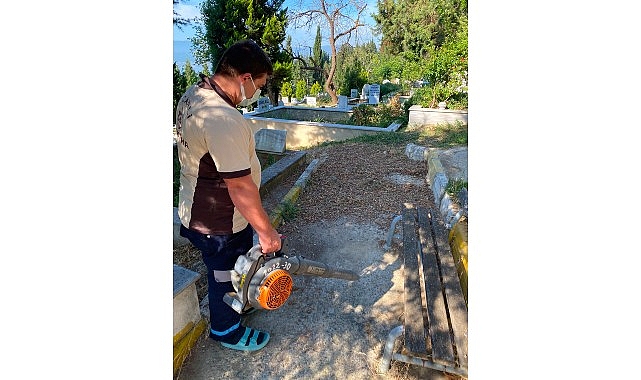 Büyükşehir’den mezarlıklara kesintisiz bakım Kocaeli Büyükşehir Belediyesi, kent genelindeki mezarlıklarda bakım, temizlik ve çevre