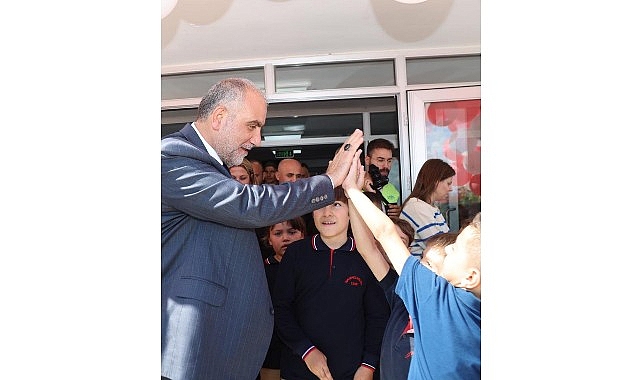 Canik’te Hem Öğrenciler Hem Aileler Sevinçli Canik Belediye Başkanı İbrahim Sandıkçı, 2026-2027 eğitim öğretim yılının ilk