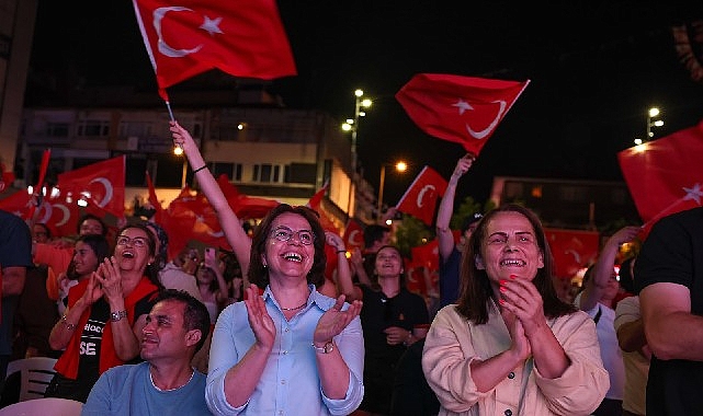 Maltepe’de Filenin Sultanları’nın Avrupa şampiyonluğu büyük bir coşkuyla kutlandı.