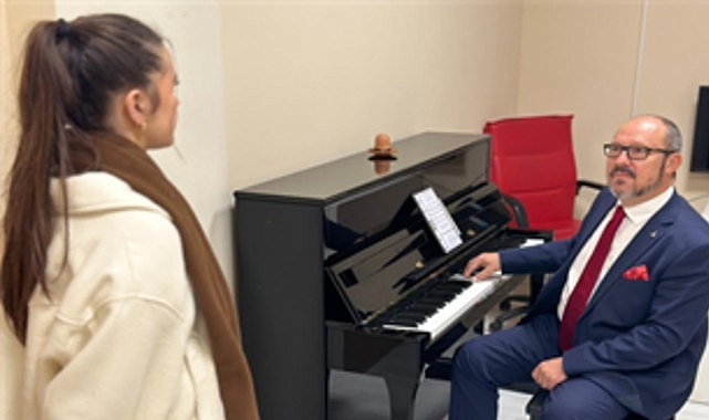 İzmir Büyükşehir Belediyesi’nin gençlerin sanat alanındaki yeteneklerini geliştirmek ve üniversitelerin