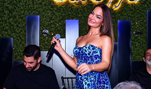 Gözde Demirbilek: Hayalim Harbiye’de Konser Vermek İzmir’den İstanbul’a müzik yolculuğunu taşıyan ünlü şarkıcı Gözde Demirbilek, Taksim’de