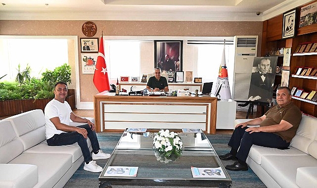 Günay’dan Başkan Topaloğlu’na ziyaret Kuzdere Mahalle Muhtarı Serkan Günay, Kemer Belediye Başkanı Necati Topaloğlu’nu