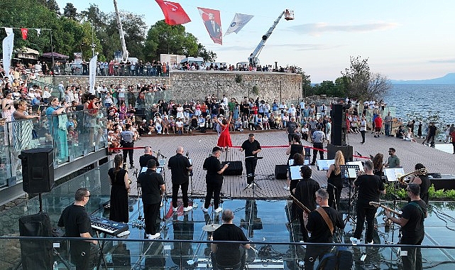 Antalya Büyükşehir Belediyesi Bando ve Kent Orkestrası, Hıdırlık Kulesi’nin tarihi
