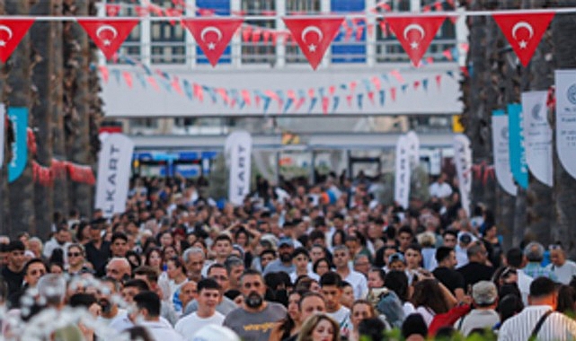 İEF’de eğlence ve sürprizler bir arada 95. İzmir Enternasyonal Fuarı’nın (İEF) başlamasına sayılı günler kaldı. 5