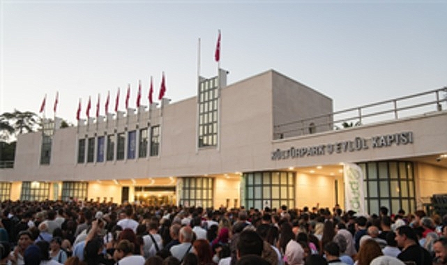 5 Eylül’de Kültürpark’ta açılacak 95. İzmir Enternasyonal Fuarı (İEF), tiyatrodan