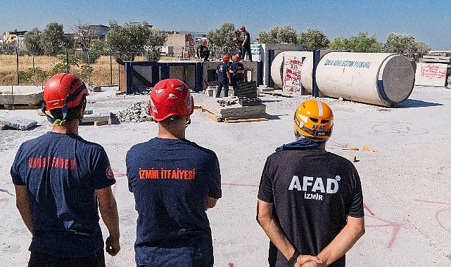 İzmir İtfaiyesi ağır arama kurtarmada güçleniyor İzmir Büyükşehir Belediyesi İtfaiye Dairesi Başkanlığı, olası afetlere daha etkin