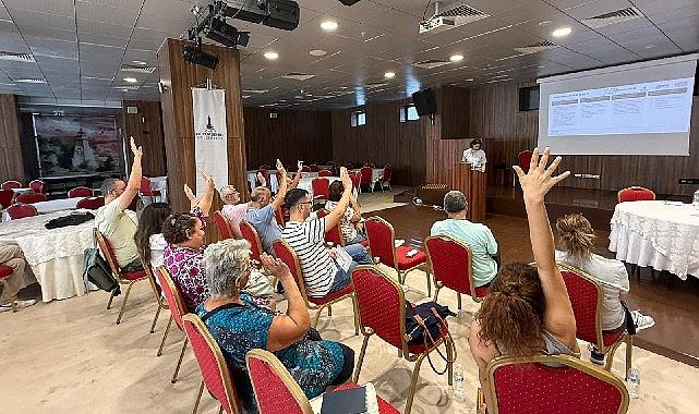 İzmir’de yurttaşın sözü karara dönüşüyor Buca, Bornova ve Kemalpaşa’da gerçekleştirilen Yurttaş Meclisi buluşmalarında sağlık, atık