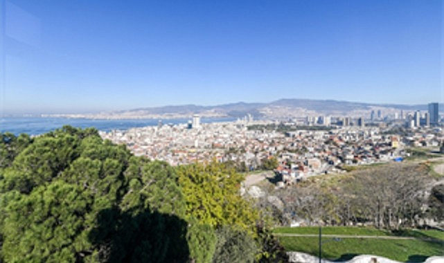 İzmir Büyükşehir Belediyesi, Kent Rehberi’ni güncel teknolojilerle baştan yeniledi.