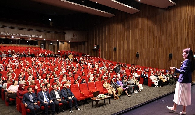 Kangal, okula uyumun şifrelerini verdi Kocaeli Büyükşehir Belediyesi tarafından ailelerin çocuklarının eğitim süreçlerine daha bilinçli