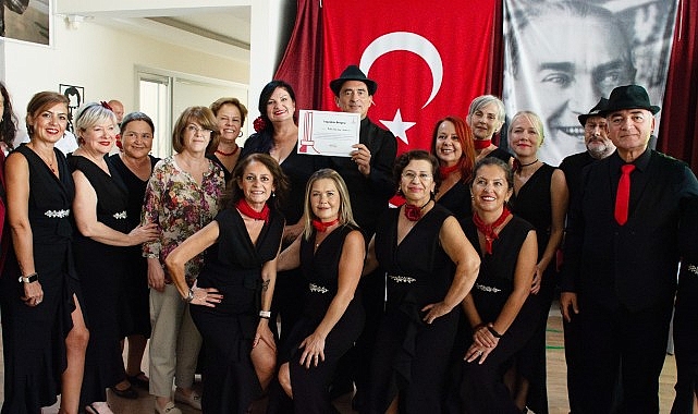 Karşıyaka’da Alzheimer’la yaşam konuşuldu Karşıyaka Belediyesi ve Türkiye Alzheimer Derneği İzmir Şubesi, Alzheimer hastalığına