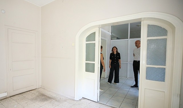 Karşıyaka’nın tarihi sağlık merkezinde restorasyon başladı Karşıyaka Belediyesi, 1950’li yıllarda inşa edilen ve ‘korunması gerekli taşınmaz