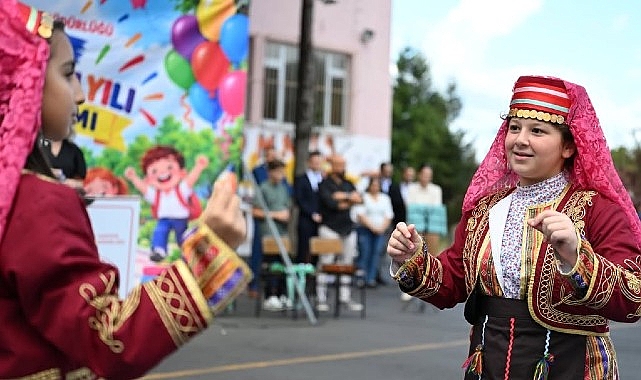 Kartepe’de Yeni Eğitim Öğretim Yılı Heyecanı 2026-2027 eğitim öğretim yılının başlamasıyla Kartepe’de ilk ders zili çaldı.