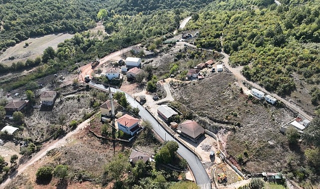 Körfez’de köy yollarına Büyükşehir dokunuşu Kocaeli Büyükşehir Belediyesi, Körfez ilçesinde zamanla yıpranan köy yollarını yenileyerek