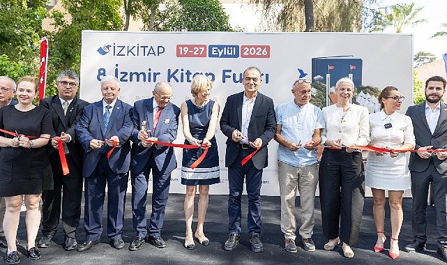 Kültürpark’ta edebiyat şöleni başladı İZKİTAP - 8. İzmir Kitap Fuarı, Kültürpark’ta kapılarını açtı. 27