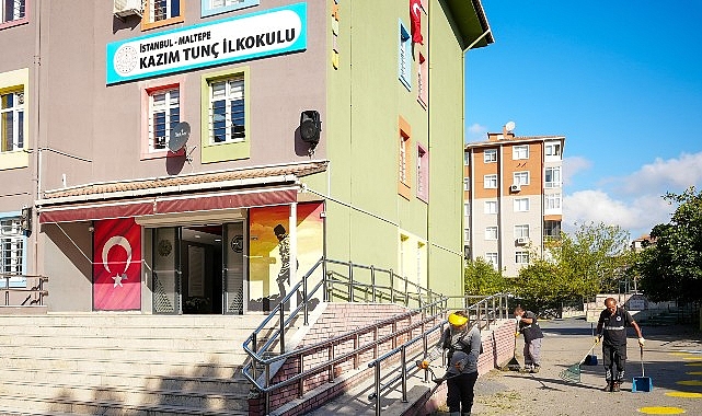 Maltepe Belediyesi okulları yeni döneme hazırlandı Maltepe Belediyesi, ilçe genelindeki okullarda başlattığı kapsamlı yenileme, temizlik ve