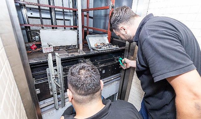 Metro’nun yürüyen merdiven ve asansörlerine yakın takip İzmir Metro’da her gün yüz binlerce yolcunun kullandığı yürüyen merdiven