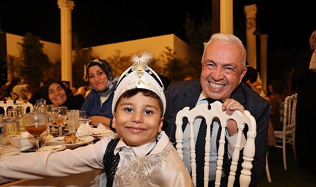 Nilüfer Belediyesi’nin düzenlediği 22’nci Geleneksel Sünnet Şöleni’nde 145 çocuk ve