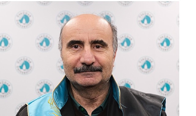 Okul korkusu da okul sevgisi de ailede başlıyor! Üsküdar Üniversitesi Rektör Danışmanı Prof. Dr. Sırrı Akbaba, yeni eğitim