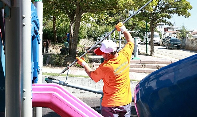 Osmangazi’de Parklara Yeni Bir Soluk Osmangazi Belediyesi, ilçedeki ortak yaşam alanlarının niteliğini artırmak amacıyla bakım