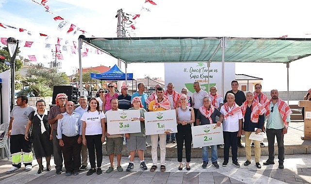 Ovacık’ta üretimin bereketi 11. kez paylaşıldı Çeşme Belediyesi tarafından düzenlenen 11. Ovacık Tarım ve Sakız Koyunu