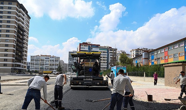 Selçuklu Belediyesi Asfalt Çalışmalarına Devam Ediyor Selçuklu Belediyesi, yürüttüğü asfalt çalışmaları ile ilçenin altyapısını güçlendirirken mahallelerin